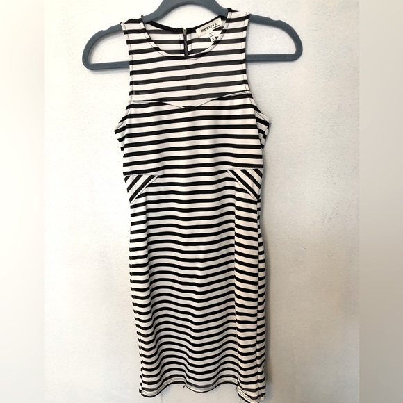 Sexy little black and white striped dress. Size: S. Lightly worn. - Picture 2 of 10